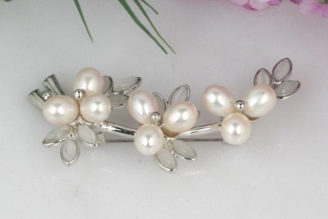 Pearl Cluster Flower Brooch