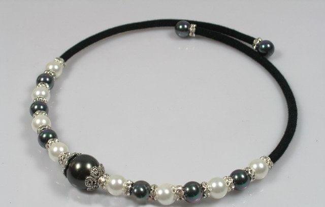 Pearl Choker Style Necklace - Image 2