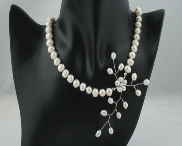 Pearl Floral Necklace
