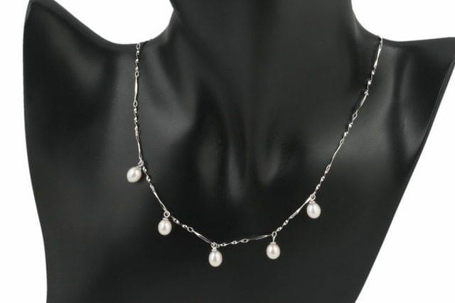 Pearl Teardrop Necklace