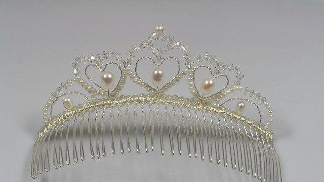 Heart Design Pearl & Crystal Comb