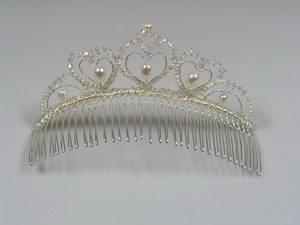 Heart Design Pearl & Crystal Comb