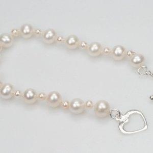 Heart Clasp Pearl Bracelet