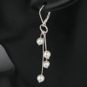Dangling Four Pearl Earrings