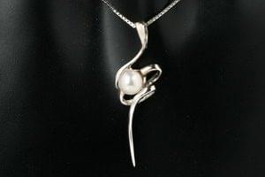 Elegance Pearl Pendant