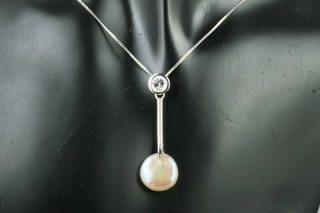 Timeless Pearl Pendant