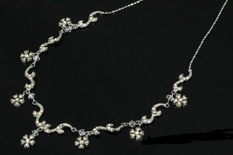 Gorgeous Floral Drop Necklace