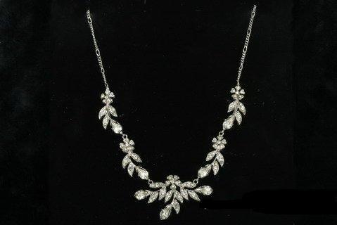 Sweet Rhinestone Blossom Necklace